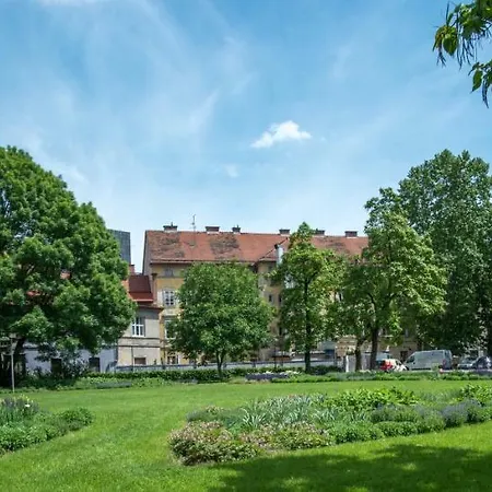 Cozy In The Heart Of Апартаменты